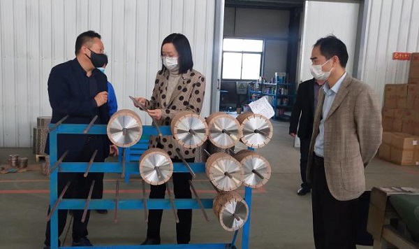 鄂州市市委常委、統(tǒng)戰(zhàn)部部長鄒霞 蒞臨湖北昌利公司調(diào)研